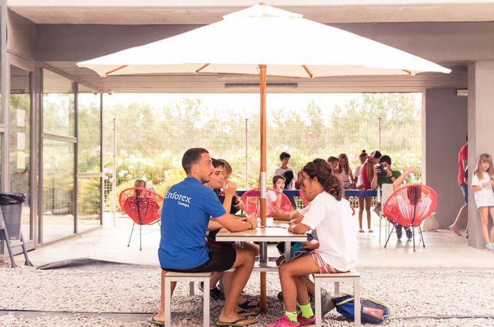 Обед в Enfocamp Barcelona