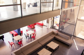 Здание Enfocamp Barcelona