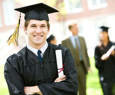 Иностранные студенты смогут остаться в Великобритании на два года после окончания университета