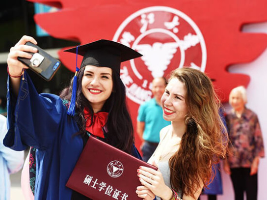 Университеты Китая вновь принимают иностранных студентов