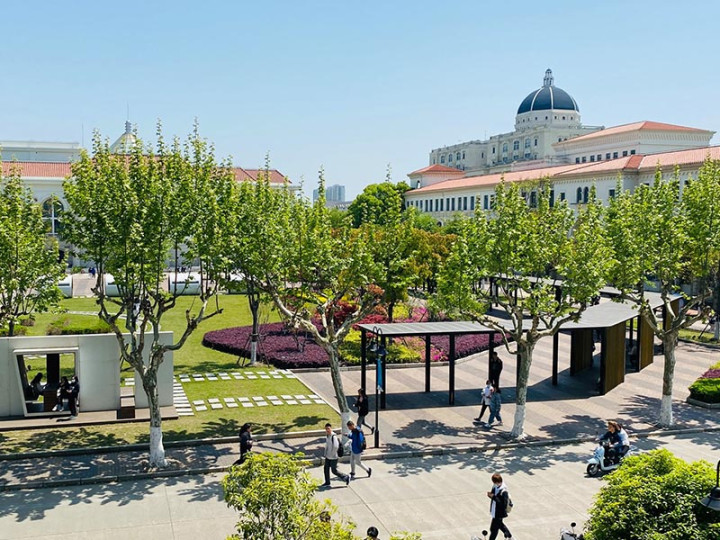 Shanghai  International Studies University