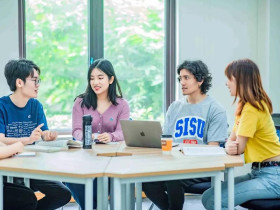 Shanghai  International Studies University