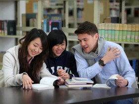 Shanghai  International Studies University