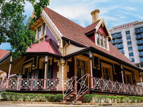 Shafston International College