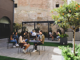 Españolé Spanish School