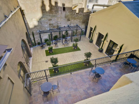 Españolé Spanish School