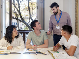 Españolé Spanish School