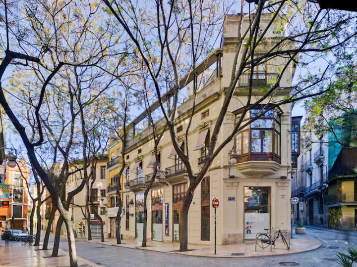 Españolé Spanish School