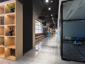 Кампус школы ES в  башне JLT