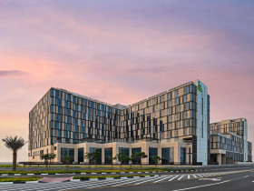 Отель Holiday Inn Al Maktoum