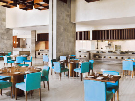 Отель Holiday Inn Al Maktoum