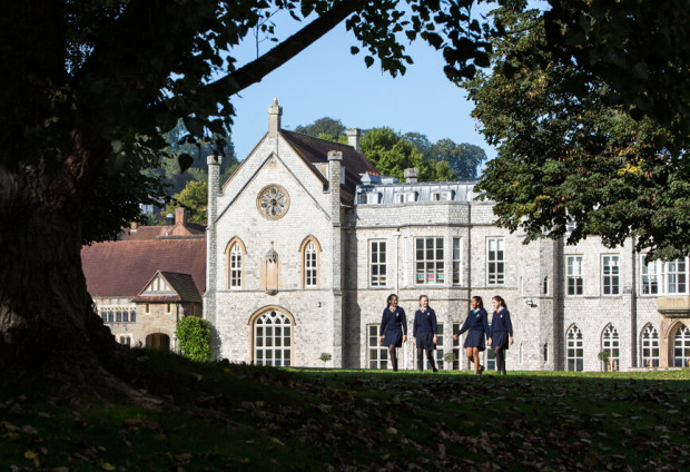 Международная  школа в России или обучение в Великобритании: в чем настоящая разница?